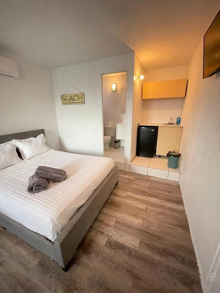 Las Olas Beach Apartments Arecibo 0*,